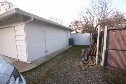 1846 Paso Ct, Redding, CA 96001 photo 2