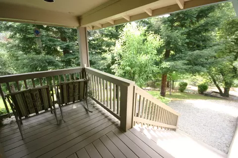 10022 Chateau Woods Dr, Redding, CA 96001 photo 9
