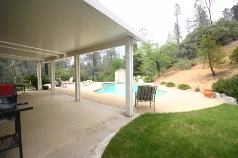 10022 Chateau Woods Dr, Redding, CA 96001 photo 15