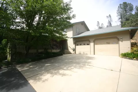 10022 Chateau Woods Dr, Redding, CA 96001 photo 18