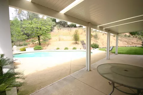 10022 Chateau Woods Dr, Redding, CA 96001 photo 16