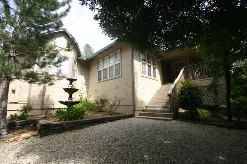 10022 Chateau Woods Dr, Redding, CA 96001 photo 5