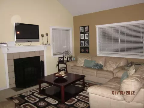 663 Alamine Dr, Redding, CA 96003 photo 2