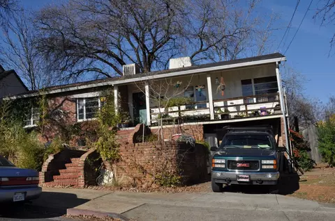 1222 South St, Redding, CA 96001 photo 1