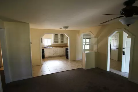 395 Chestnut Ave, Red Bluff, CA 96080 photo 2