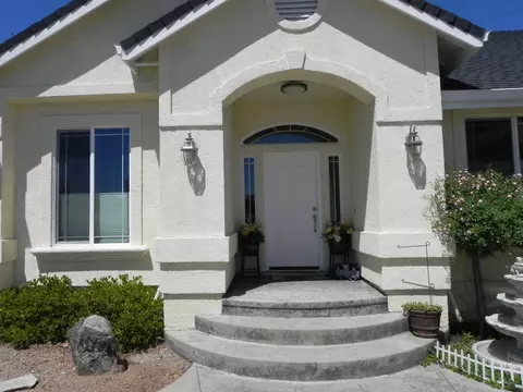 951 River Bend Rd, Redding, CA 96003 photo 3