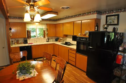 2096 Victor Ave, Redding, CA 96002 photo 6