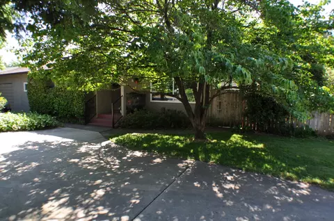 2096 Victor Ave, Redding, CA 96002 photo 1