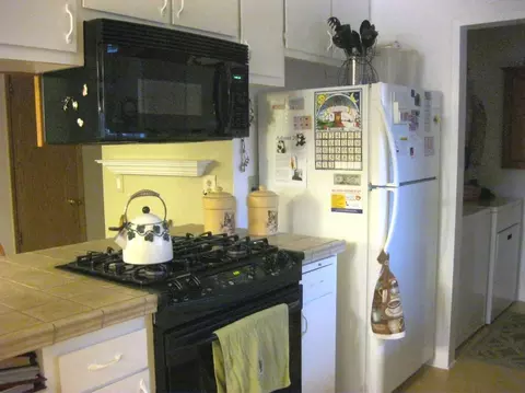2525 Toyon St, Anderson, CA 96007 photo 3