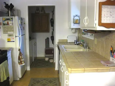 2525 Toyon St, Anderson, CA 96007 photo 2