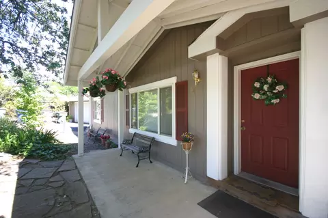 2435 Lincoln St, Redding, CA 96001 photo 3