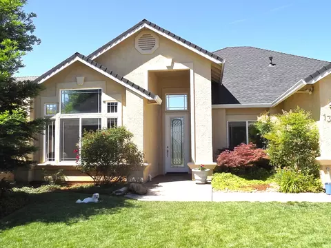 1366 Spanish Bay Dr, Redding, CA 96003 photo 1