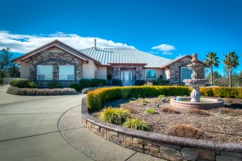 21065 Mars, Redding, CA 96003 photo 2