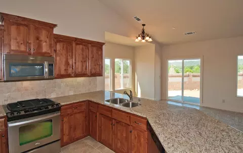1494 Lear Way, Redding, CA 96001 photo 5