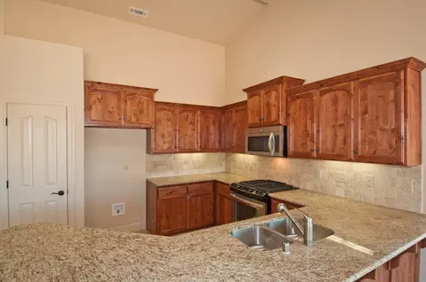 1494 Lear Way, Redding, CA 96001 photo 4