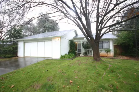 3993 Cirrus St, Redding, CA 96002 photo 1