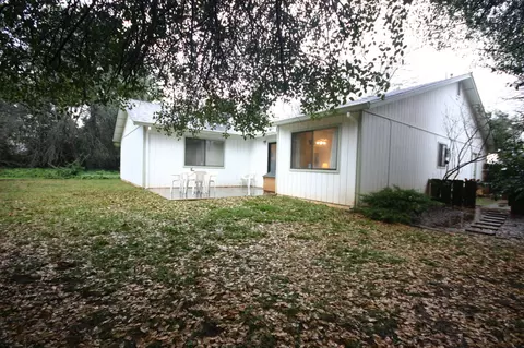 3993 Cirrus St, Redding, CA 96002 photo 3