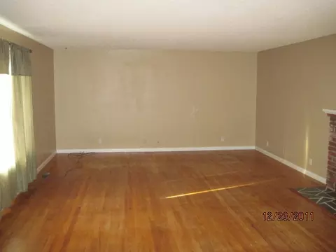 7063 River Dr, Redding, CA 96001 photo 2
