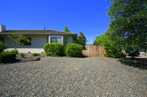 792 Blossom Ct, Redding, CA 96003 photo 4