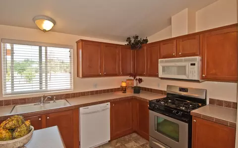 11951 Lewis, Redding, CA 96003 photo 10