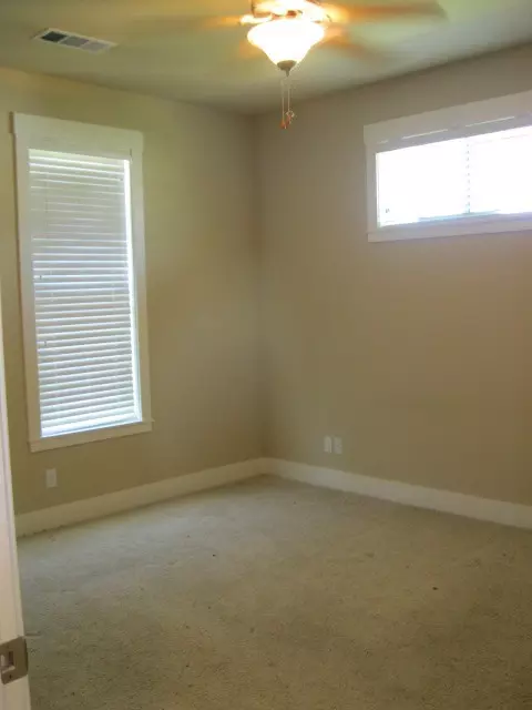 855 Fell St, Redding, CA 96001 photo 12