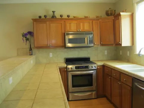 855 Fell St, Redding, CA 96001 photo 4