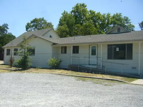 1335 Mistletoe Ln, Redding, CA 96002 photo 1