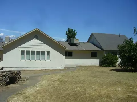 1335 Mistletoe Ln, Redding, CA 96002 photo 3