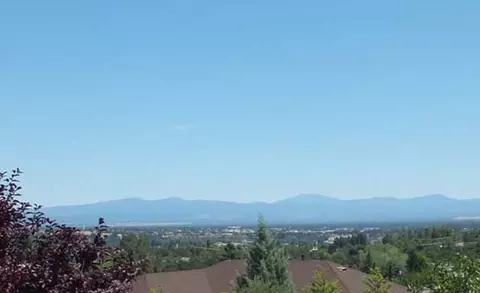 1360 Bambury Ct, Redding, CA 96001 photo 3