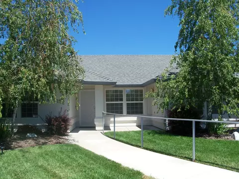 1716 Vineyard Trl, Redding, CA 96003 photo 1
