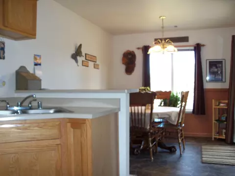 2155 Willow Glen Dr, Anderson, CA 96007 photo 3