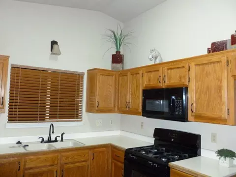 1639 Hominy Way, Redding, CA 96003 photo 7