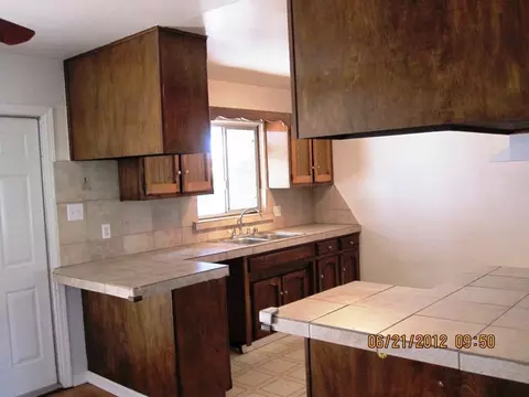 1908 Vale Dr, Redding, CA 96002 photo 2