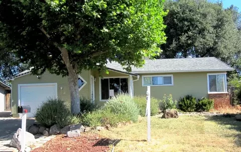 1908 Vale Dr, Redding, CA 96002 photo 1