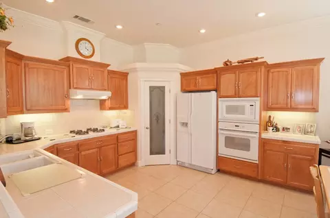 1017 Coggins St, Redding, CA 96003 photo 9