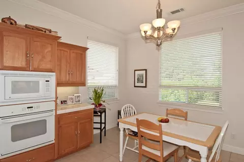 1017 Coggins St, Redding, CA 96003 photo 10