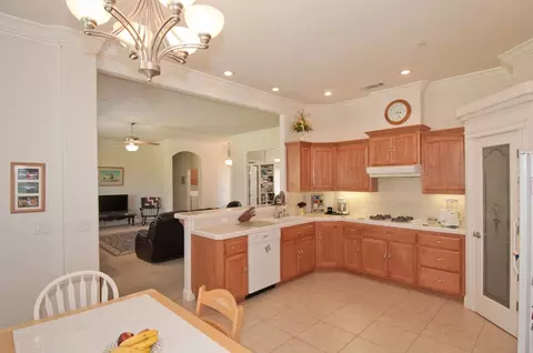 1017 Coggins St, Redding, CA 96003 photo 8