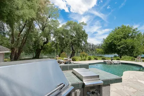 3445 Riverview Dr, Redding, CA 96001 photo 28