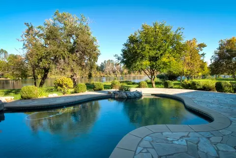 3445 Riverview Dr, Redding, CA 96001 photo 31