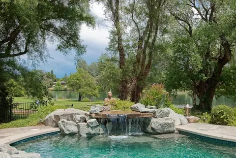3445 Riverview Dr, Redding, CA 96001 photo 29