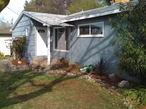1884 Vale Dr, Redding, CA 96002 photo 1