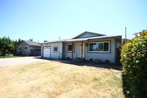 2345 Corona St, Redding, CA 96002 photo 2