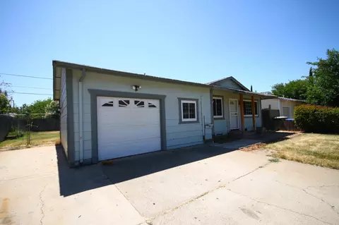 2345 Corona St, Redding, CA 96002 photo 3