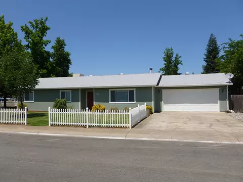 132 Woodhill Dr, Redding, CA 96003 photo 1
