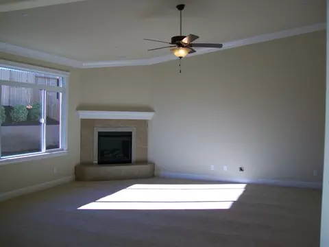 663 Rogue River Way, Redding, CA 96003 photo 5