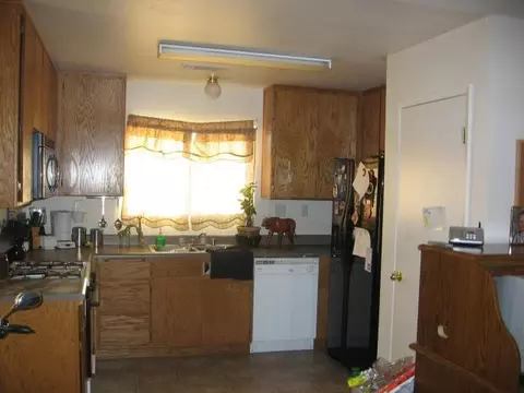 11387 Balboa, Redding, CA 96003 photo 3