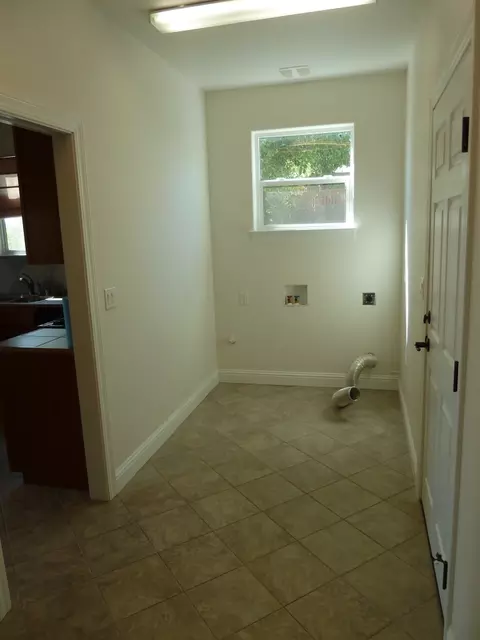 871 Collyer, Redding, CA 96002 photo 11