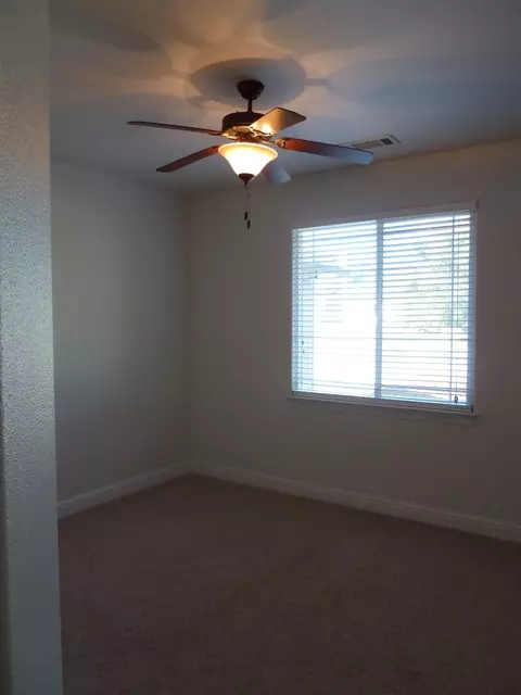 871 Collyer, Redding, CA 96002 photo 21