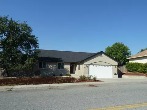 871 Collyer, Redding, CA 96002 photo 1