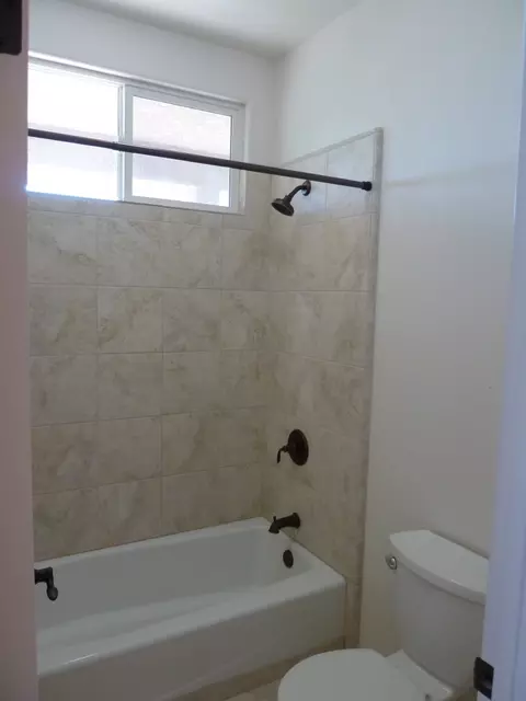 871 Collyer, Redding, CA 96002 photo 25